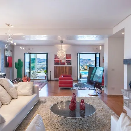 別荘 Ferienhaus In Mit Privatem Pool