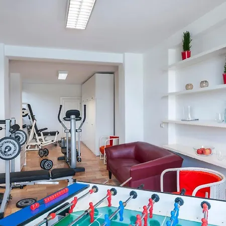 Ferienhaus In Mit Privatem Pool ウルバーニア